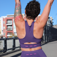 HIGH-NECK SPORTS BRA