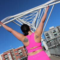 HIGH-NECK SPORTS BRA