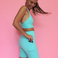 MID-NECK SPORTS BRA // MINT GREEN