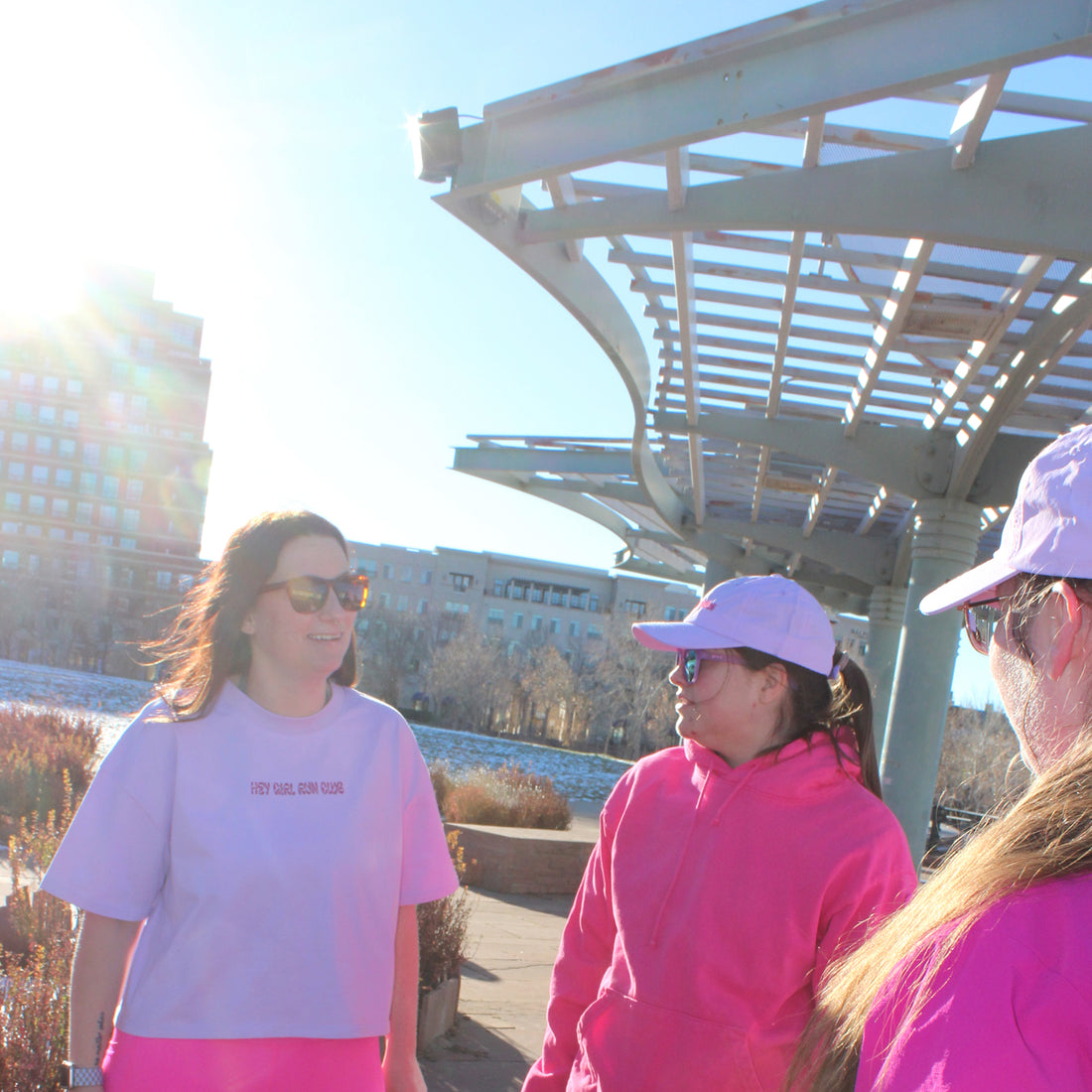 HEY GIRL RUN CLUB TEE