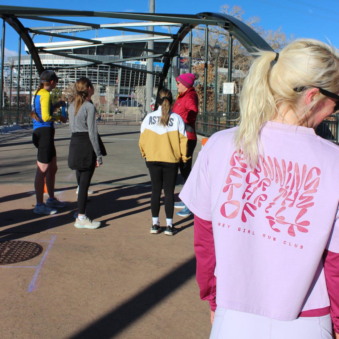 HEY GIRL RUN CLUB TEE