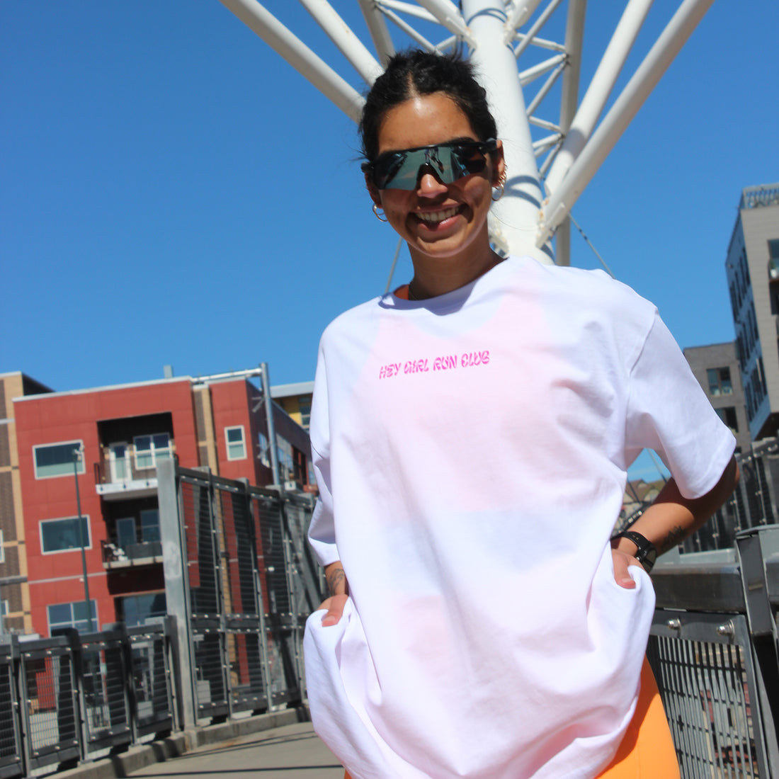 HEY GIRL RUN CLUB TEE