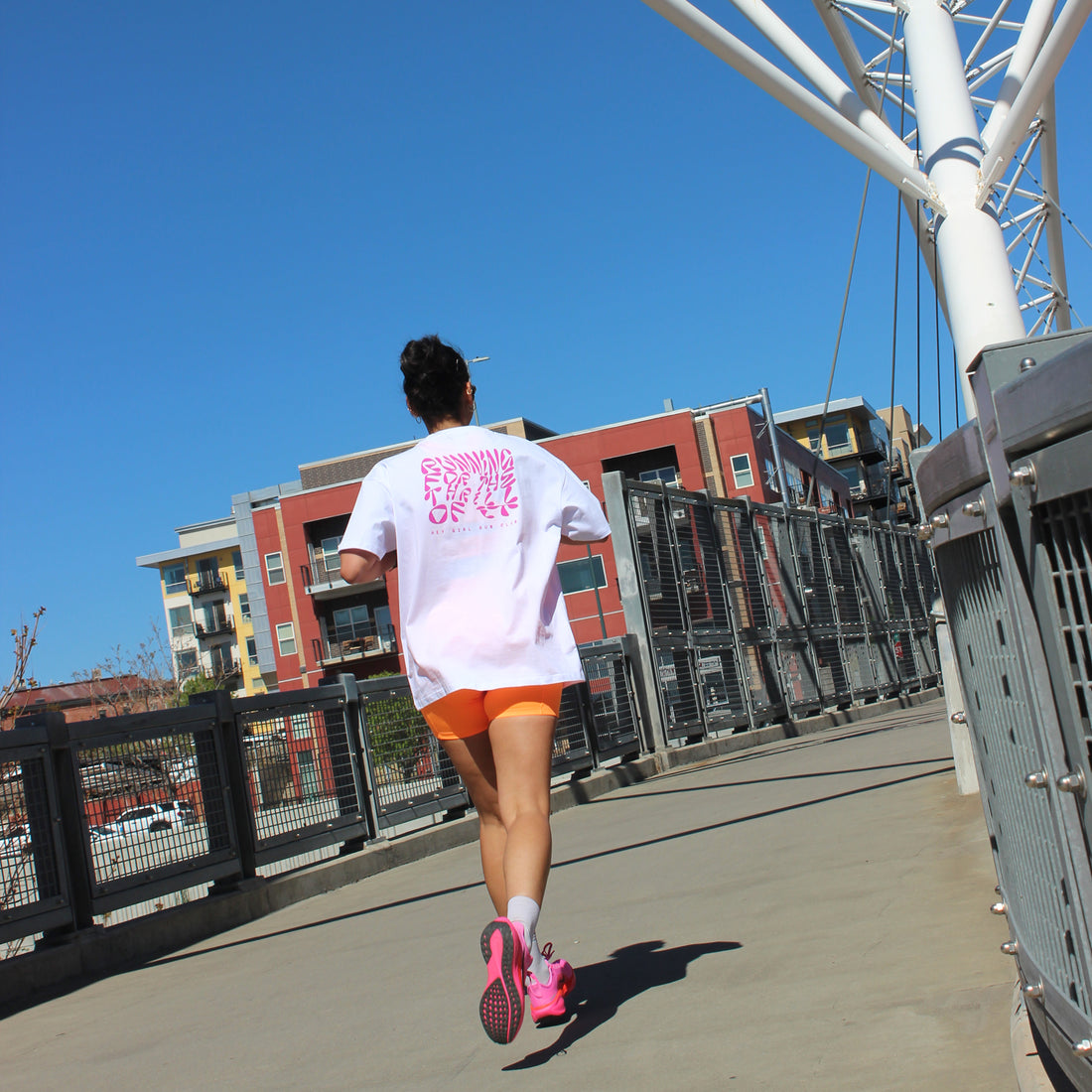 HEY GIRL RUN CLUB TEE