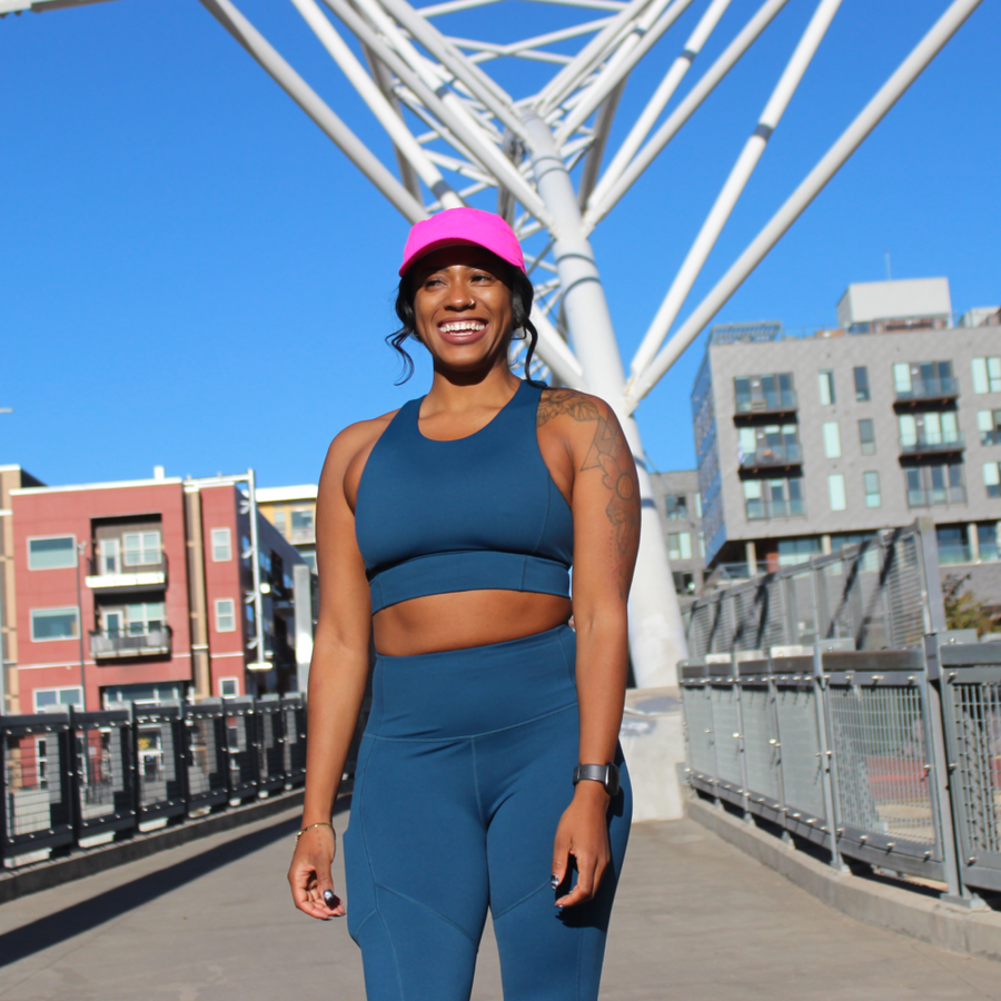 HIGH-NECK SPORTS BRA